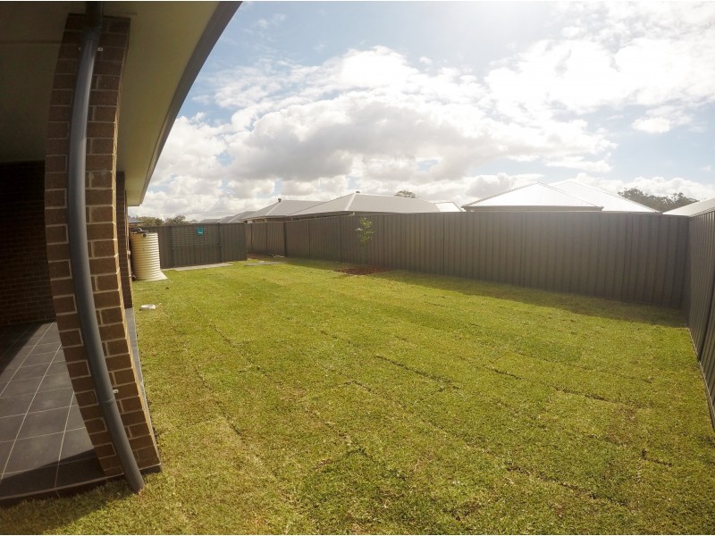 16 Uralla Street, Fern Bay NSW 2295