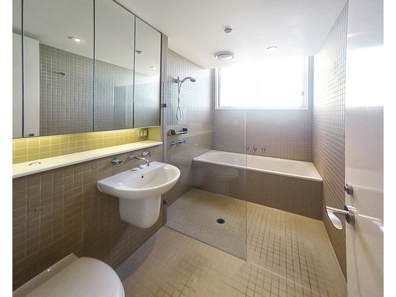 1002/61 Shortland Esplanade, Newcastle NSW 2300