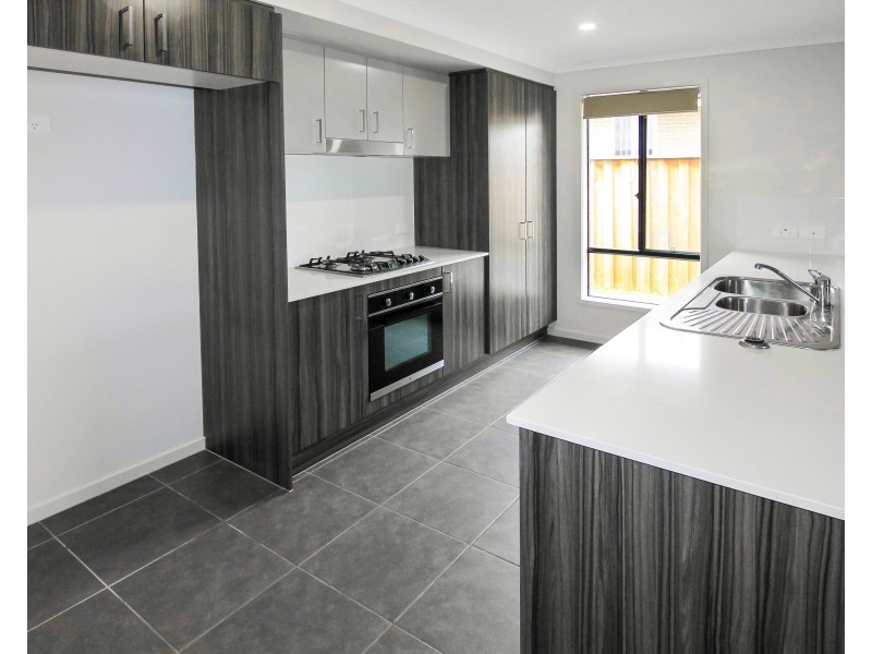 8 Mountain Street, Chisholm NSW 2322