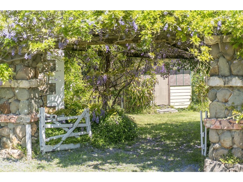 32 Caswell Crescent, Tanilba Bay NSW 2319