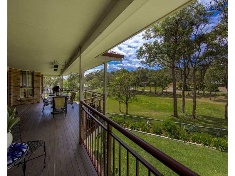14 Warburton Close, Macquarie Hills NSW 2285