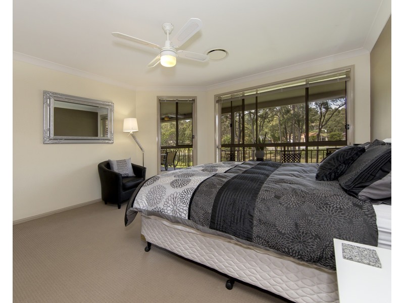 14 Warburton Close, Macquarie Hills NSW 2285