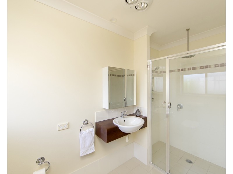 14 Warburton Close, Macquarie Hills NSW 2285