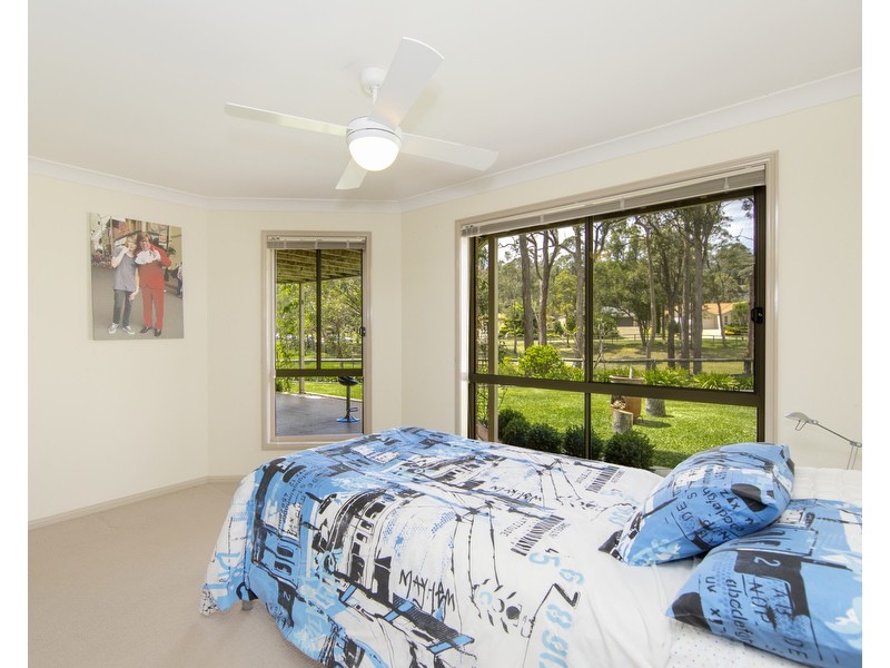 14 Warburton Close, Macquarie Hills NSW 2285