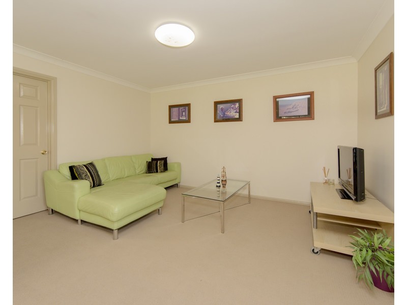 14 Warburton Close, Macquarie Hills NSW 2285