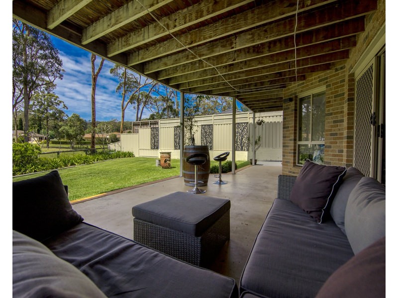 14 Warburton Close, Macquarie Hills NSW 2285