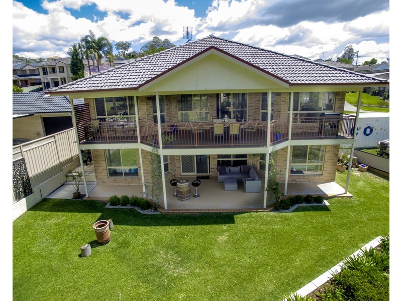 14 Warburton Close, Macquarie Hills NSW 2285