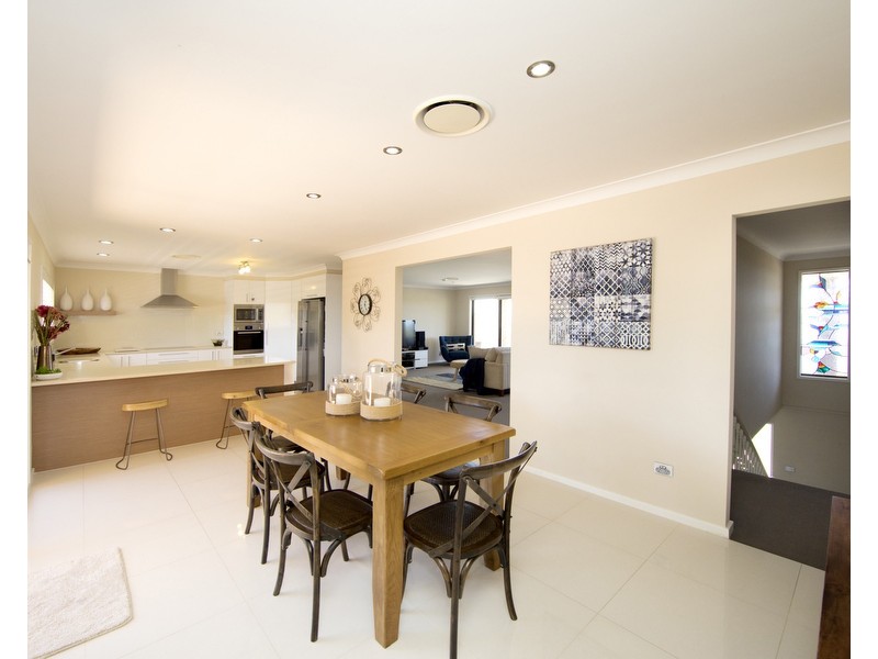 33 The Esplanade, Caves Beach NSW 2281