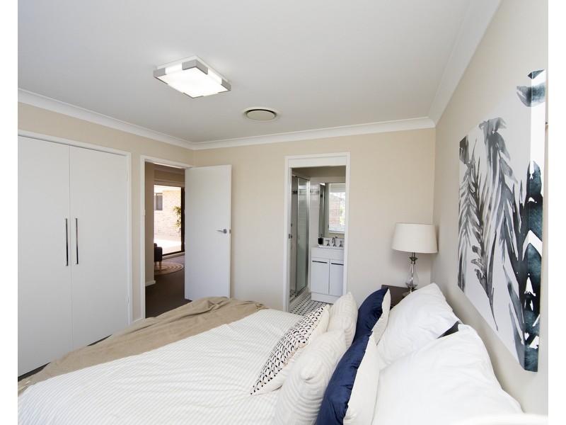 33 The Esplanade, Caves Beach NSW 2281