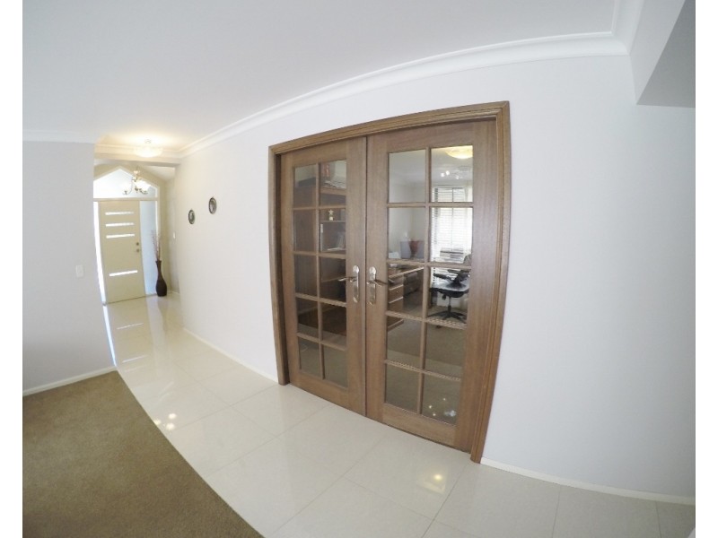 8 Styles Close, Fletcher NSW 2287