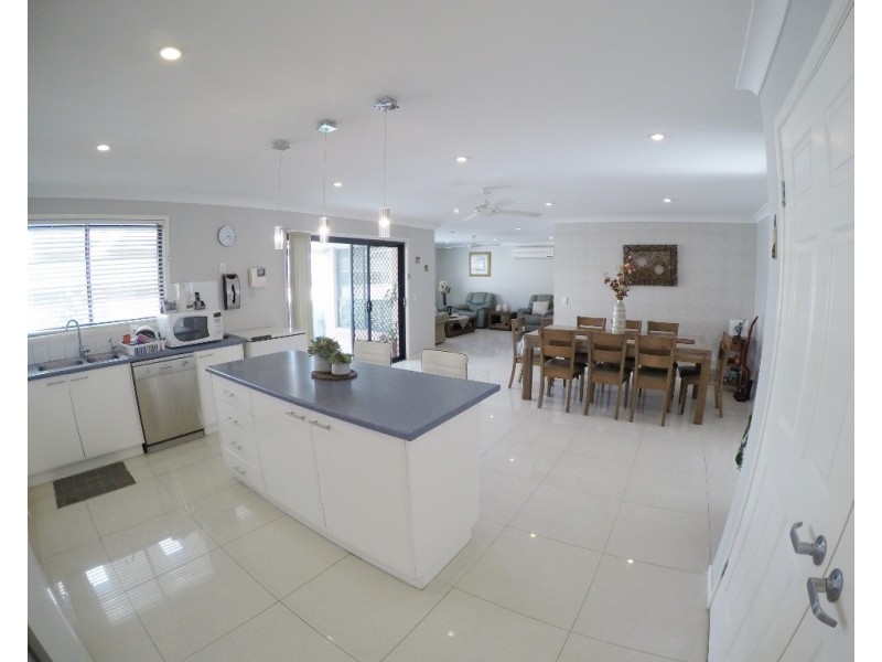 8 Styles Close, Fletcher NSW 2287