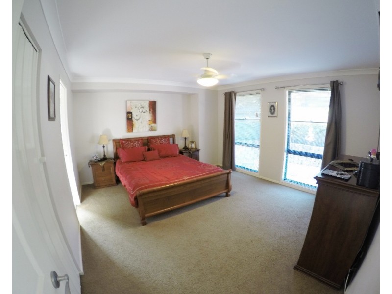 8 Styles Close, Fletcher NSW 2287