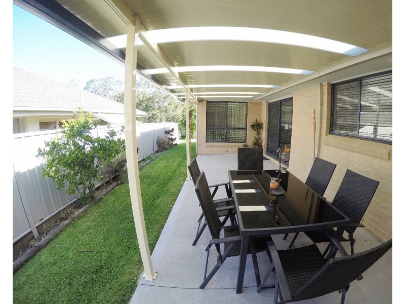 8 Styles Close, Fletcher NSW 2287