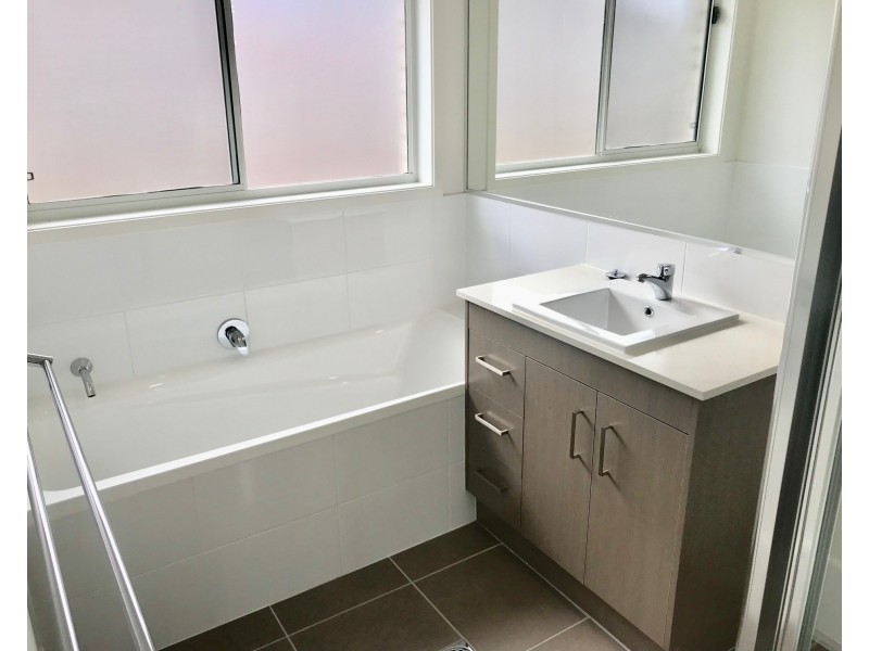 50 Triton Boulevard, North Rothbury NSW 2335