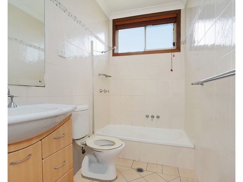 13 Cobbin Parade, Belmont NSW 2280