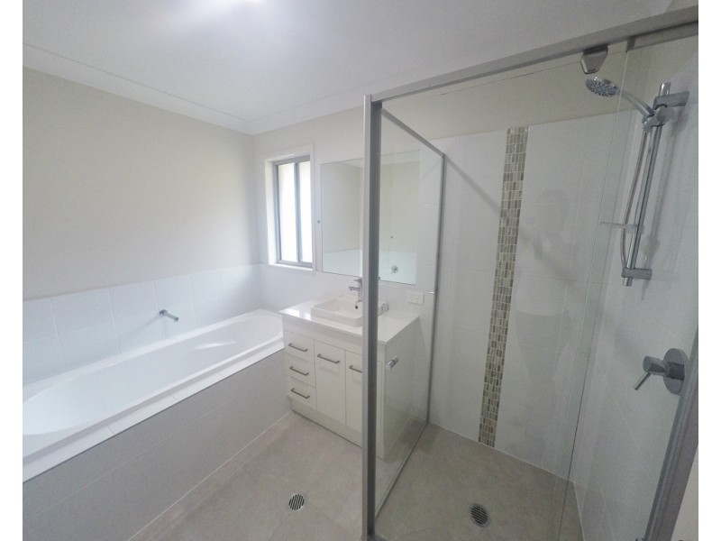 8 Flavum Street, Fletcher NSW 2287