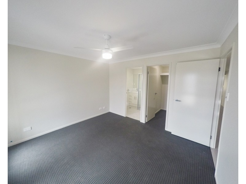 8 Flavum Street, Fletcher NSW 2287