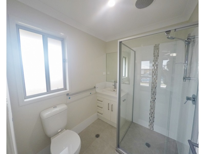 8 Flavum Street, Fletcher NSW 2287