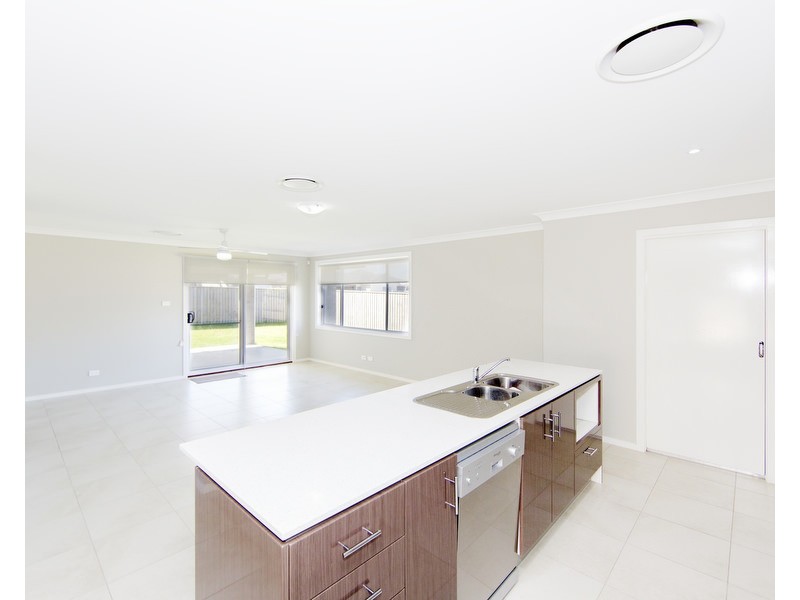 6 Warbler Avenue, Aberglasslyn NSW 2320