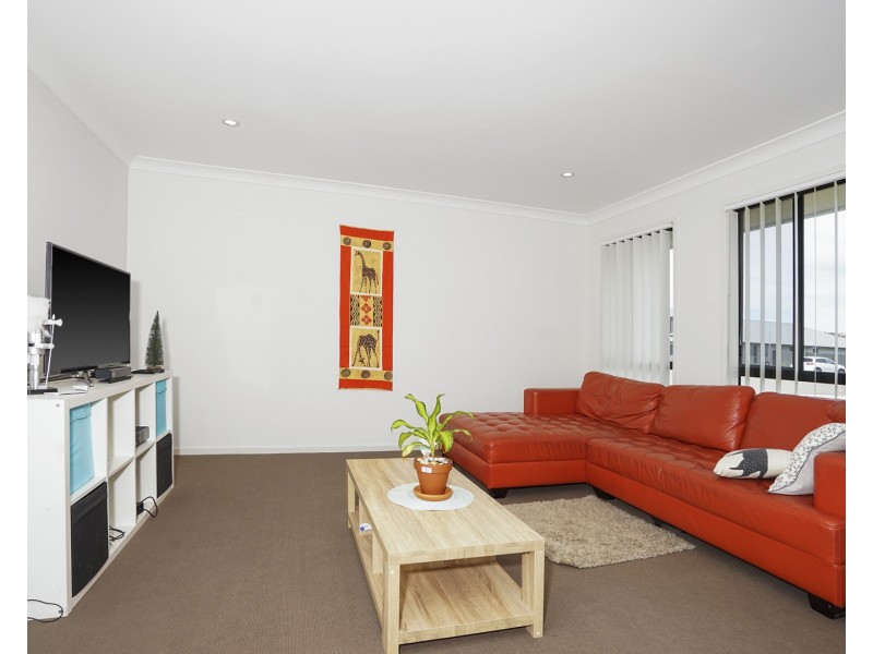 41 Seaside Boulevard, Fern Bay NSW 2295