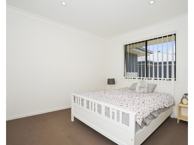 41 Seaside Boulevard, Fern Bay NSW 2295