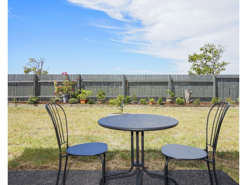 41 Seaside Boulevard, Fern Bay NSW 2295