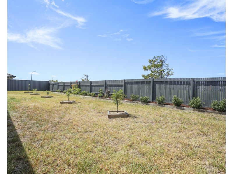 41 Seaside Boulevard, Fern Bay NSW 2295