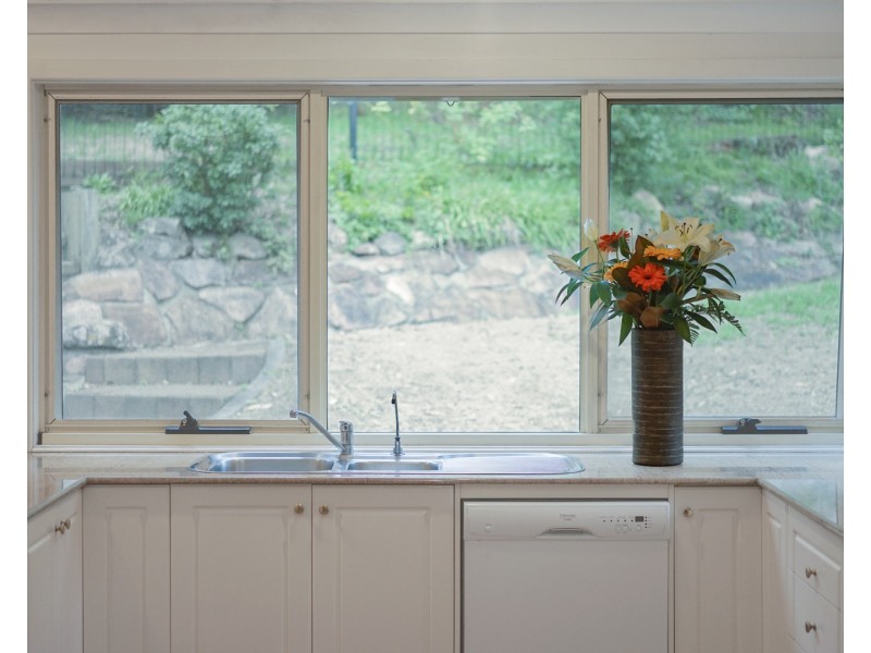 10 Carisbrooke Avenue, New Lambton Heights NSW 2305