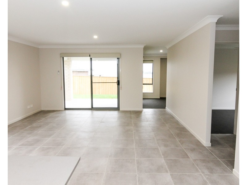 24 Mirug Crescent, Fletcher NSW 2287