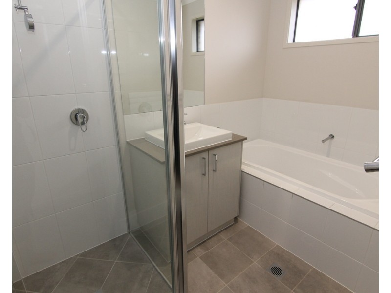 24 Mirug Crescent, Fletcher NSW 2287
