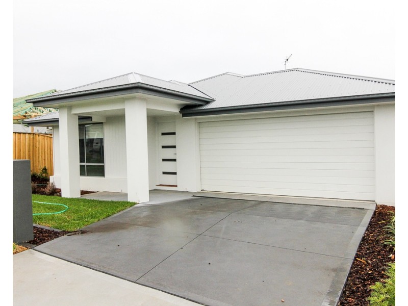 24 Mirug Crescent, Fletcher NSW 2287