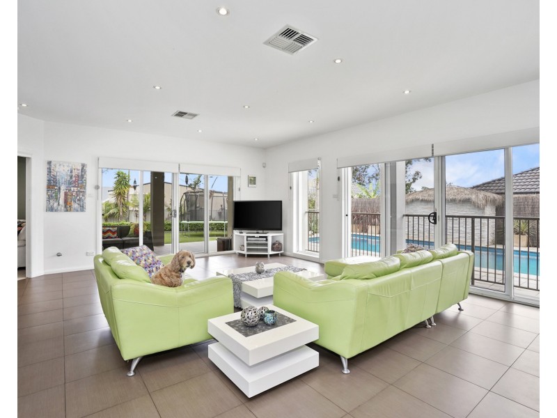 35 Rosewood Crescent, Fletcher NSW 2287