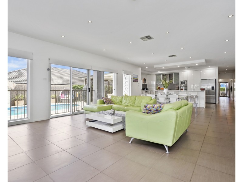 35 Rosewood Crescent, Fletcher NSW 2287