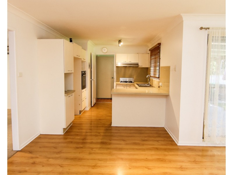 17 Gundaroo Circuit, Maryland NSW 2287