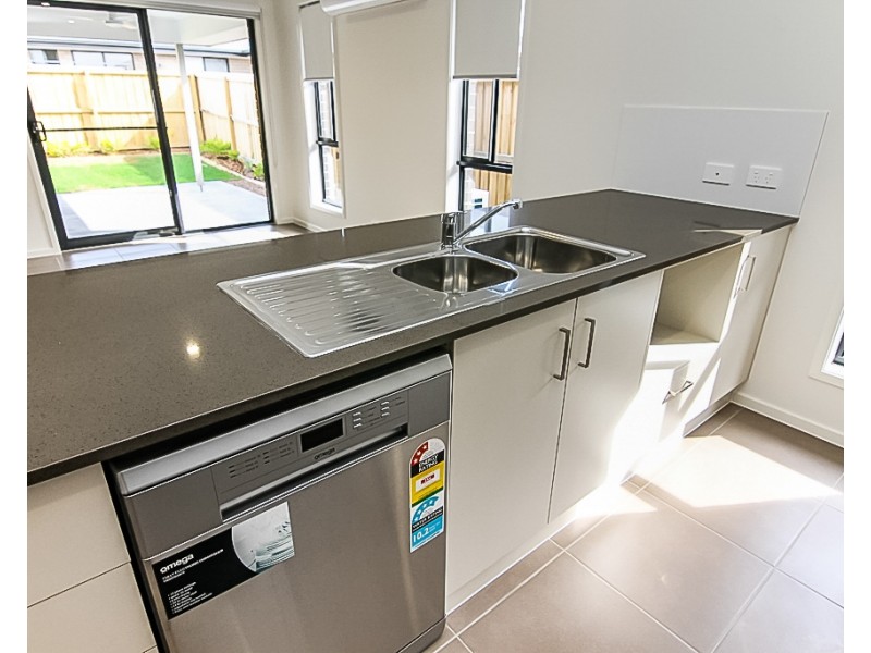 27 Barr Promenade, Thornton NSW 2322