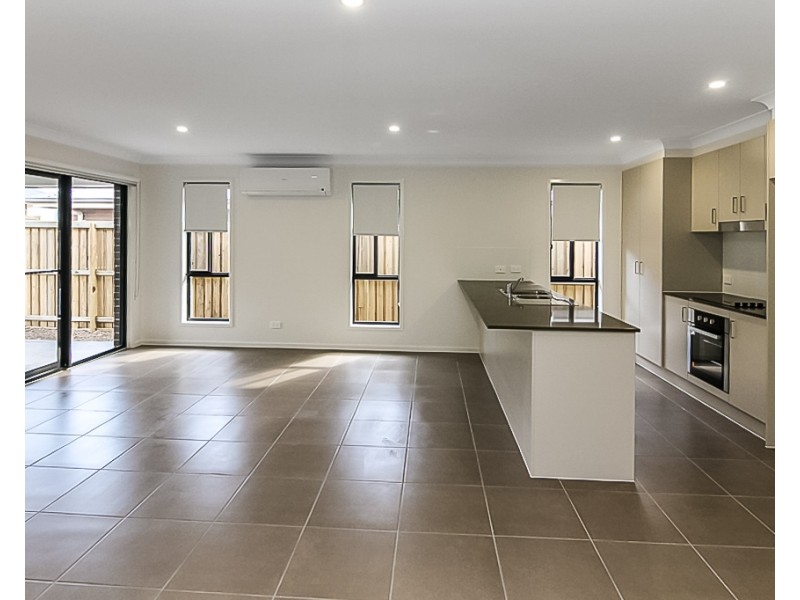 27 Barr Promenade, Thornton NSW 2322