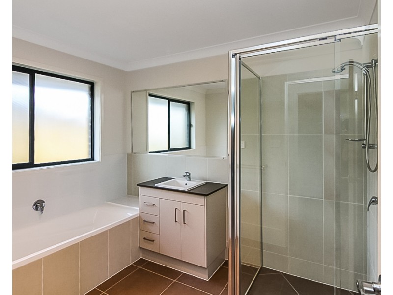 27 Barr Promenade, Thornton NSW 2322