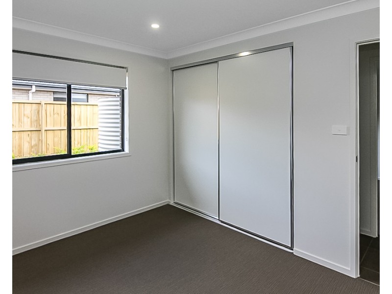 27 Barr Promenade, Thornton NSW 2322
