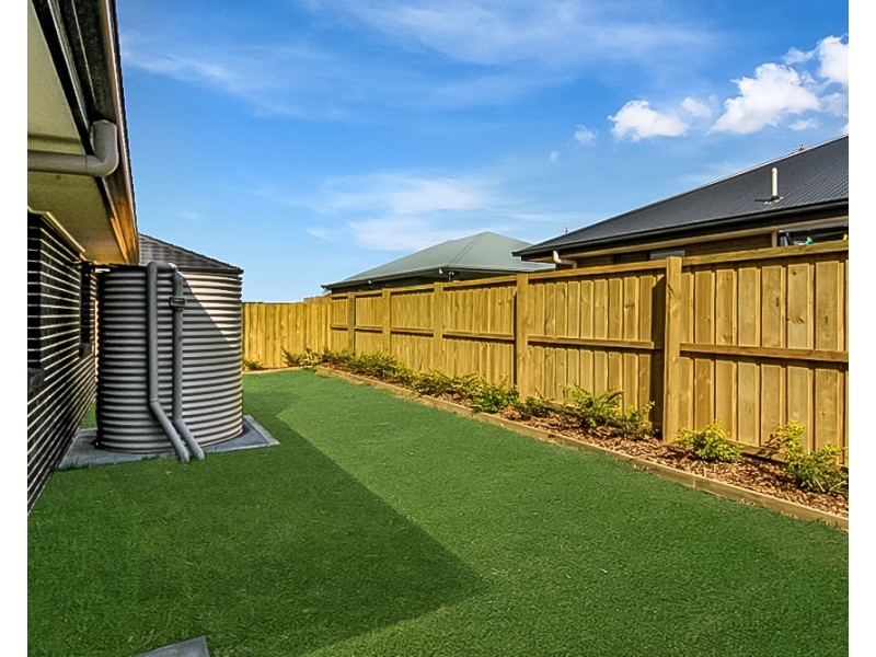 27 Barr Promenade, Thornton NSW 2322