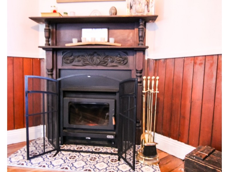 8 Woodbine Street, Mayfield NSW 2304