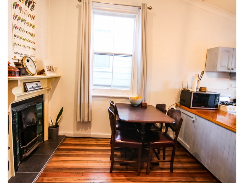 8 Woodbine Street, Mayfield NSW 2304