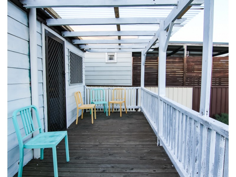 8 Woodbine Street, Mayfield NSW 2304