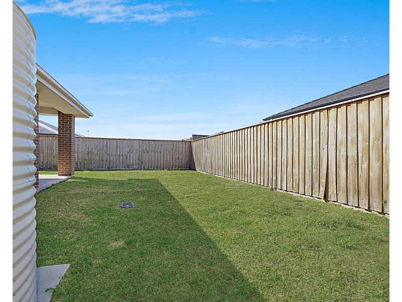 8 Bitta Street, Fletcher NSW 2287