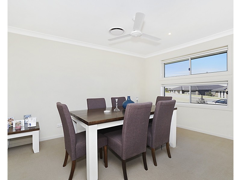 62 Blackwood Circuit, Cameron Park NSW 2285