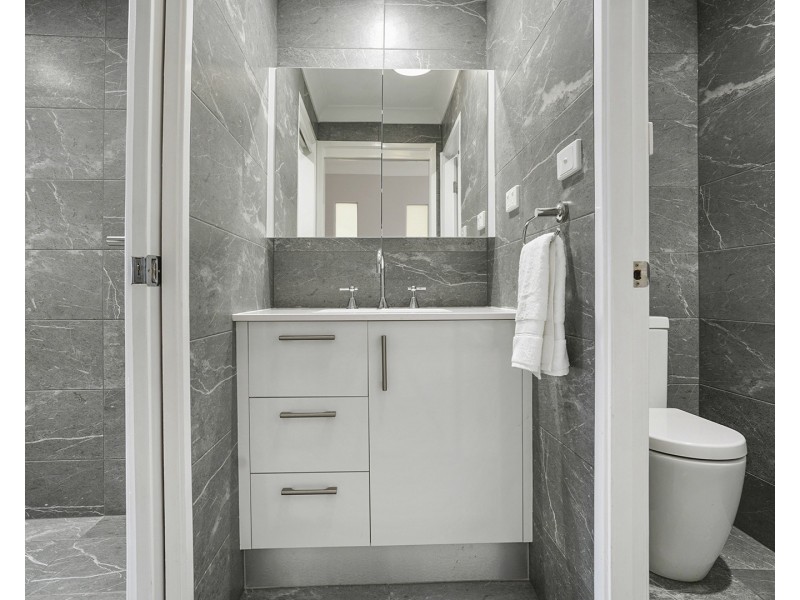 77 Decora Crescent, Warabrook NSW 2304