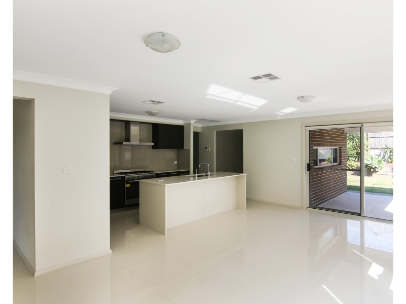 63 Adeline Crescent, Fletcher NSW 2287