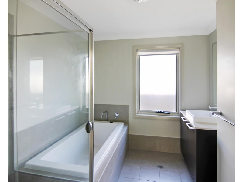 63 Adeline Crescent, Fletcher NSW 2287