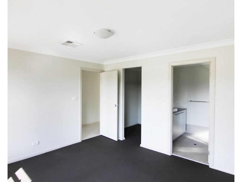 63 Adeline Crescent, Fletcher NSW 2287