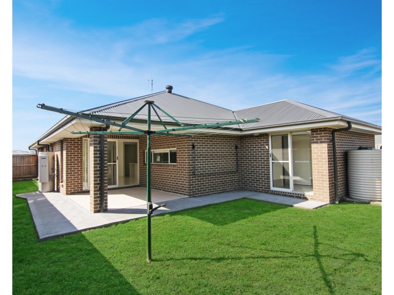 63 Adeline Crescent, Fletcher NSW 2287
