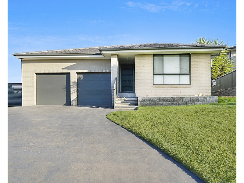 7 Kimberley Place, Macquarie Hills NSW 2285